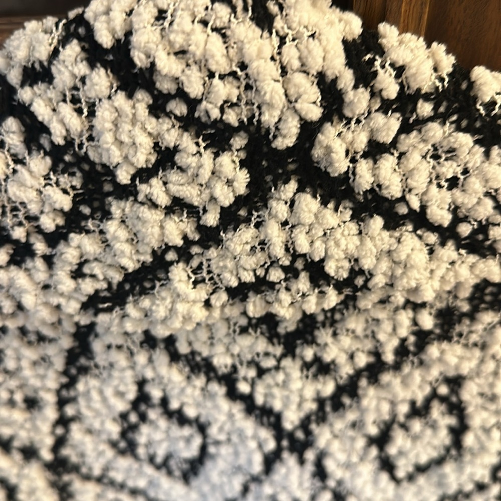 Fuzzy warm sweater - Picture 6 of 6